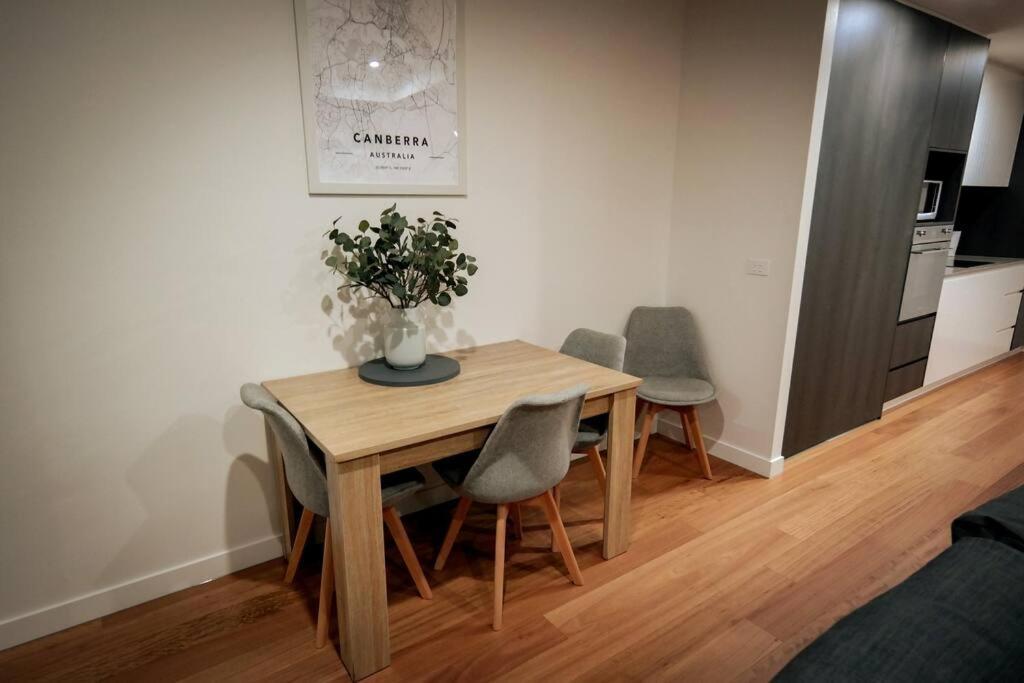 Braddon 1br Apt, Wifi, Secure Parking, Amazing Location Apartment Canberra